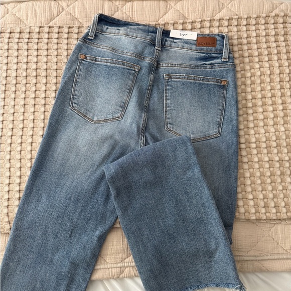 Judy Blue Jeans - Picture 3 of 3